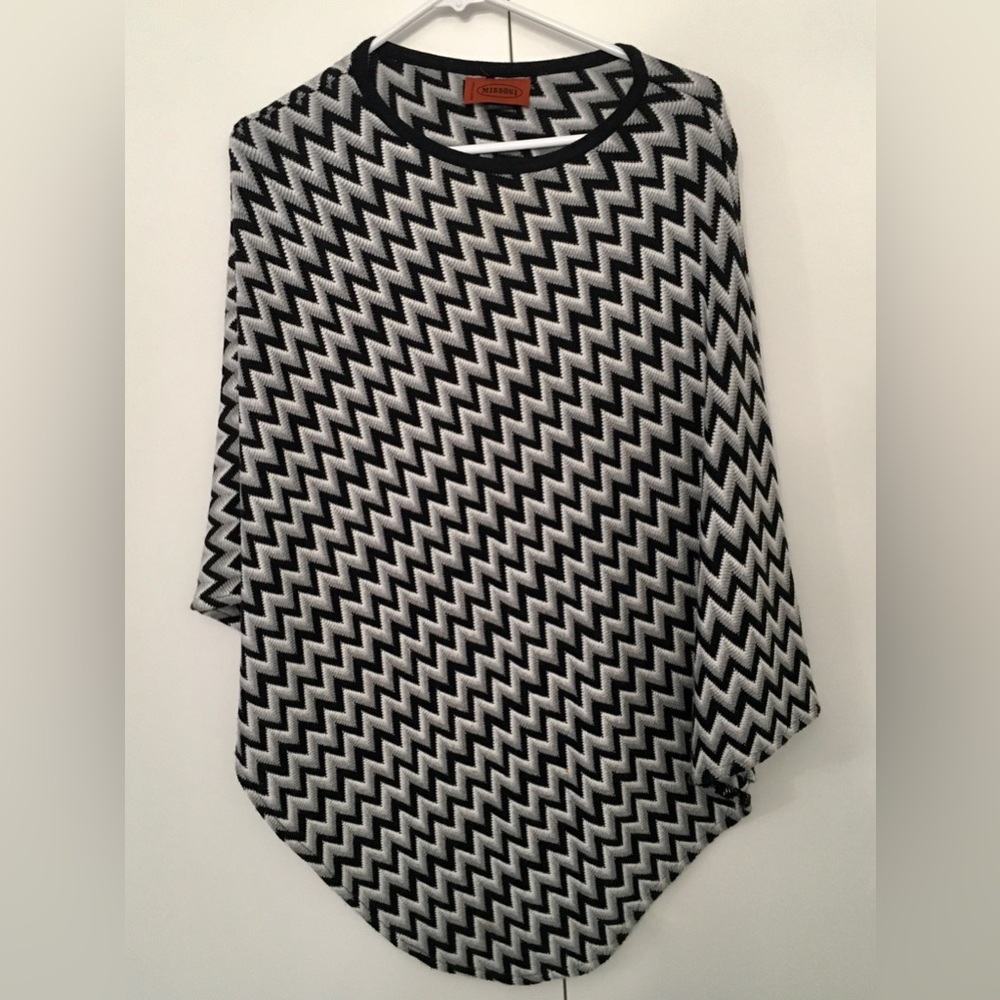 Missoni Poncho Gray White and Black Chevron Pattern. One Size.